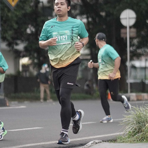 Race photo from BAUR RUN 2025