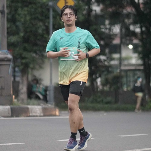 Race photo from BAUR RUN 2025
