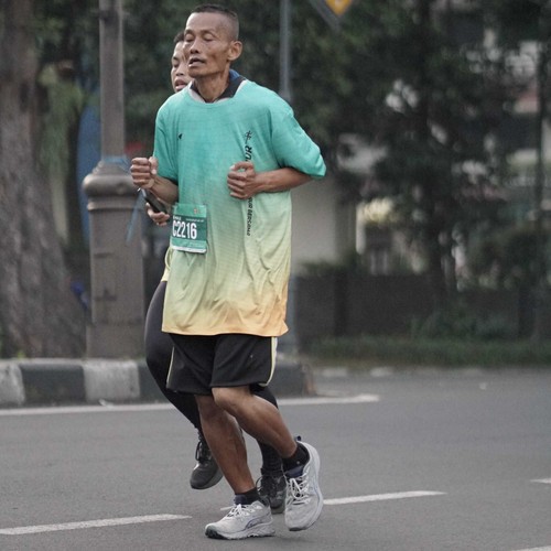 Race photo from BAUR RUN 2025