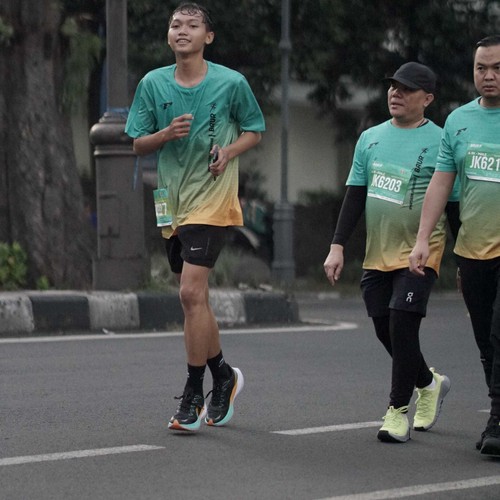 Race photo from BAUR RUN 2025