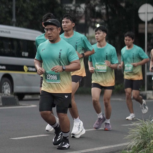 Race photo from BAUR RUN 2025