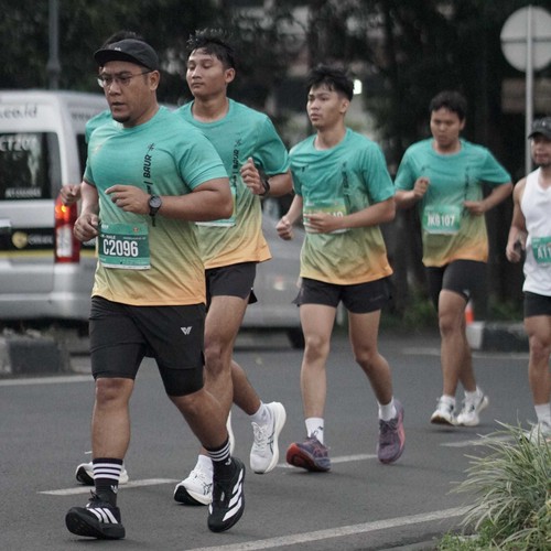 Race photo from BAUR RUN 2025