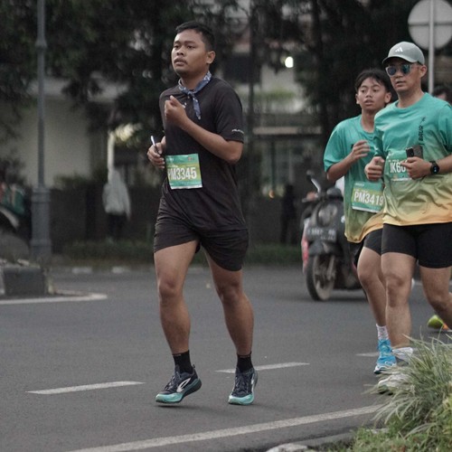 Race photo from BAUR RUN 2025