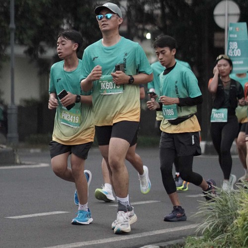 Race photo from BAUR RUN 2025