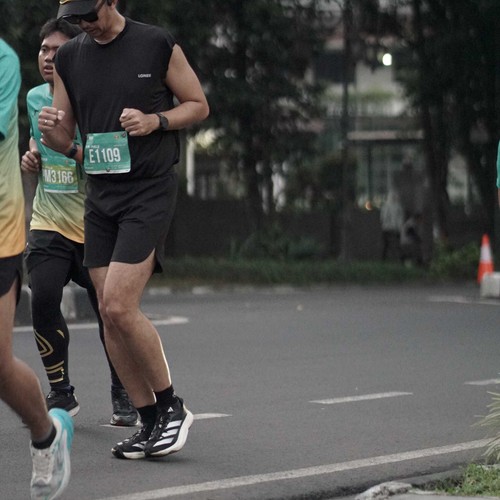 Race photo from BAUR RUN 2025