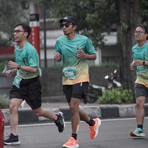 Race photo from BAUR RUN 2025