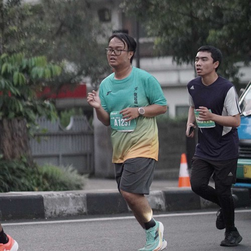 Race photo from BAUR RUN 2025