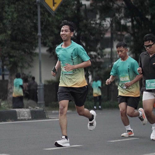 Race photo from BAUR RUN 2025
