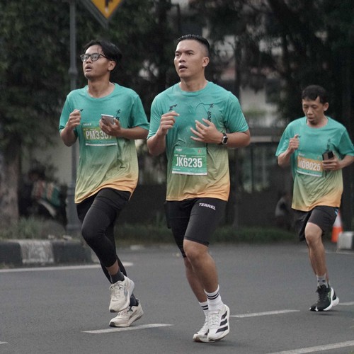 Race photo from BAUR RUN 2025
