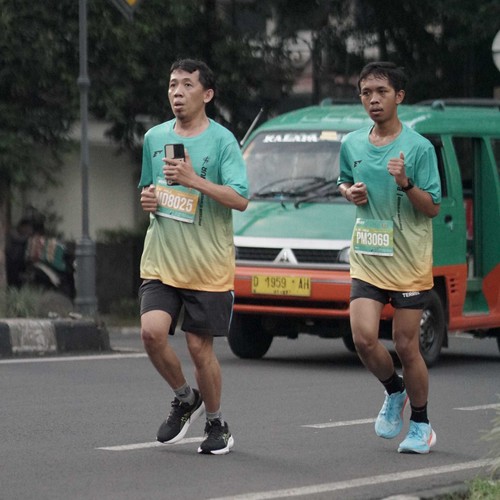 Race photo from BAUR RUN 2025