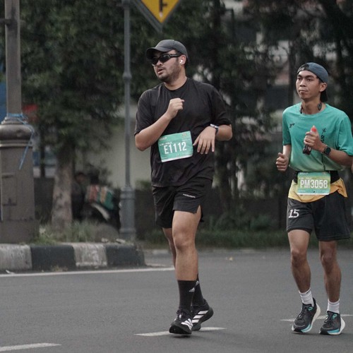 Race photo from BAUR RUN 2025