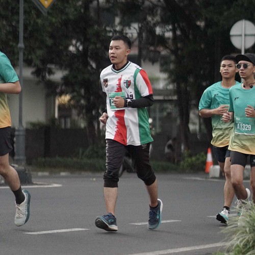 Race photo from BAUR RUN 2025