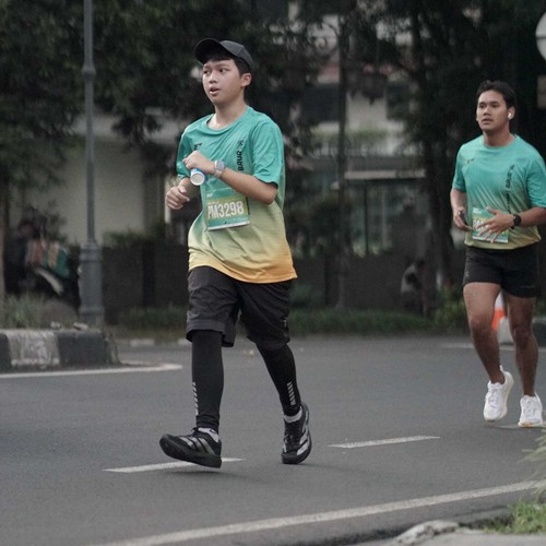 Race photo from BAUR RUN 2025