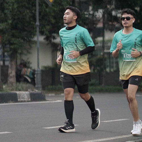 Race photo from BAUR RUN 2025