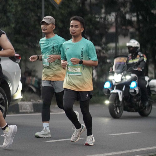 Race photo from BAUR RUN 2025