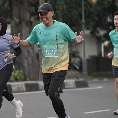 Race photo from BAUR RUN 2025