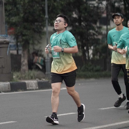 Race photo from BAUR RUN 2025