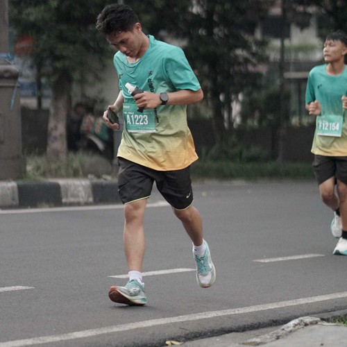 Race photo from BAUR RUN 2025