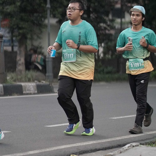 Race photo from BAUR RUN 2025