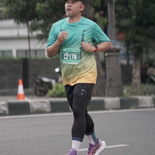 Race photo from BAUR RUN 2025