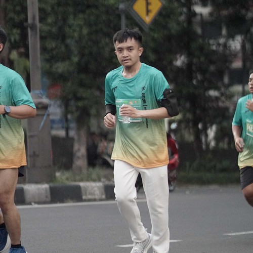 Race photo from BAUR RUN 2025