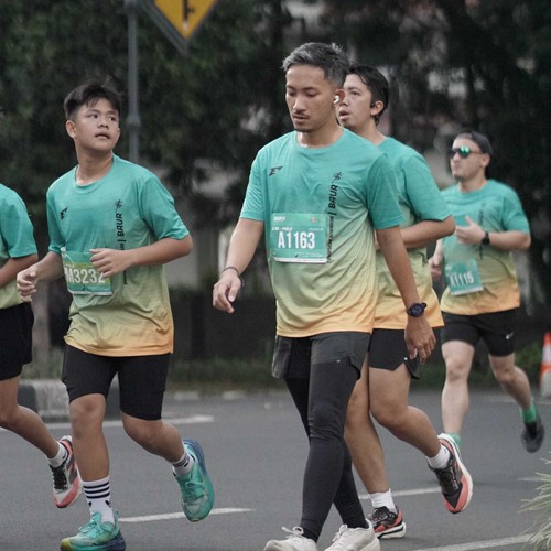 Race photo from BAUR RUN 2025