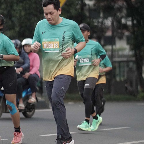 Race photo from BAUR RUN 2025