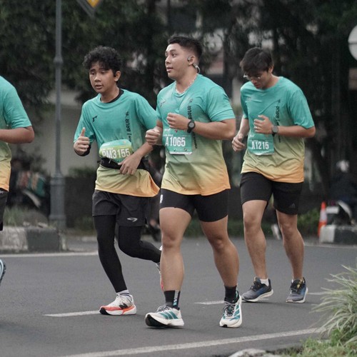 Race photo from BAUR RUN 2025