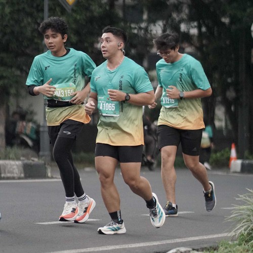 Race photo from BAUR RUN 2025