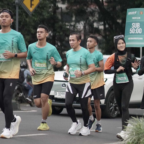 Race photo from BAUR RUN 2025