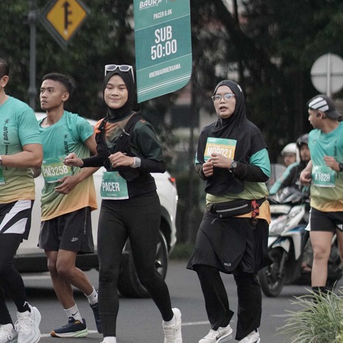 Race photo from BAUR RUN 2025