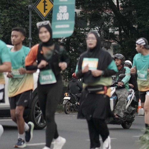 Race photo from BAUR RUN 2025