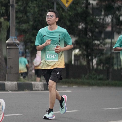 Race photo from BAUR RUN 2025