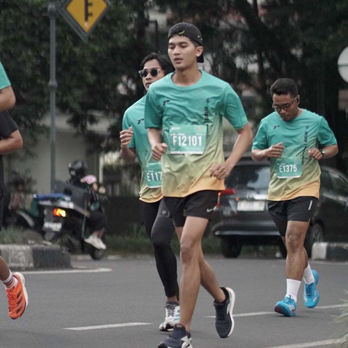 Race photo from BAUR RUN 2025