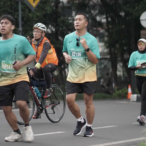 Race photo from BAUR RUN 2025