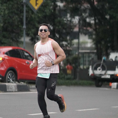 Race photo from BAUR RUN 2025
