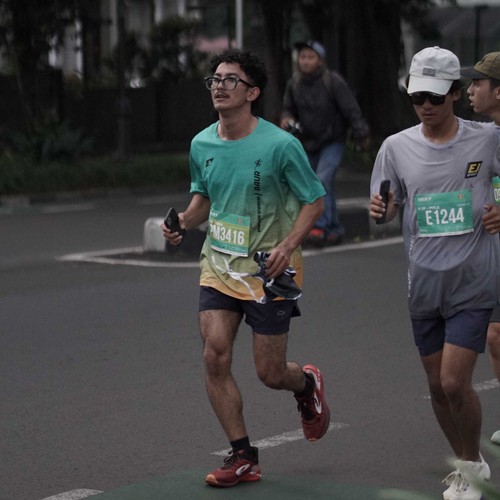 Race photo from BAUR RUN 2025