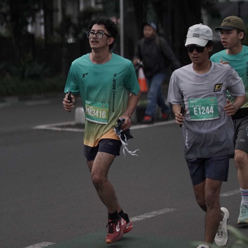 Race photo from BAUR RUN 2025