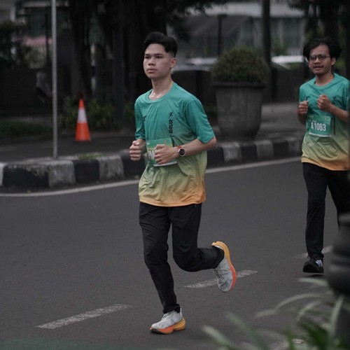Race photo from BAUR RUN 2025
