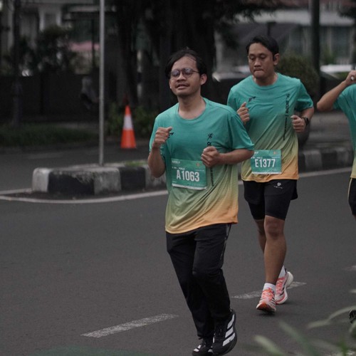 Race photo from BAUR RUN 2025