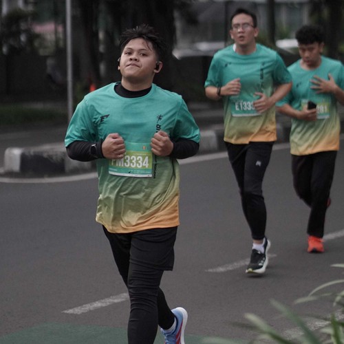 Race photo from BAUR RUN 2025
