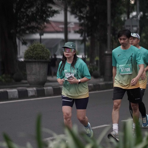 Race photo from BAUR RUN 2025