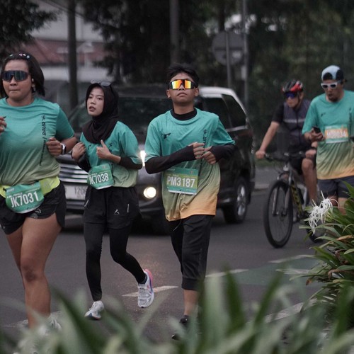 Race photo from BAUR RUN 2025