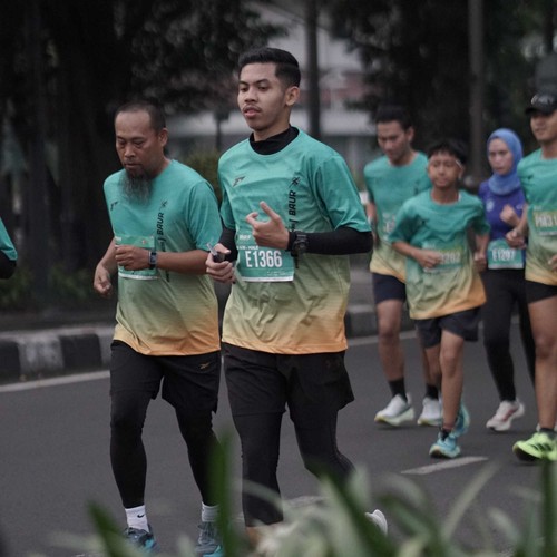 Race photo from BAUR RUN 2025