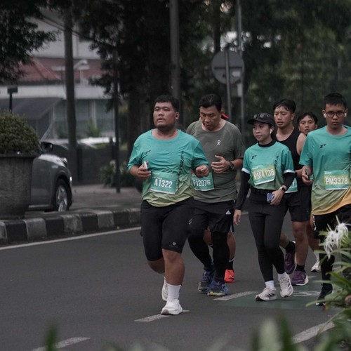 Race photo from BAUR RUN 2025