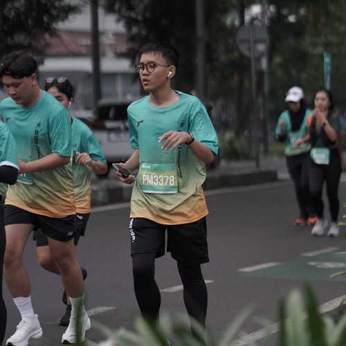 Race photo from BAUR RUN 2025
