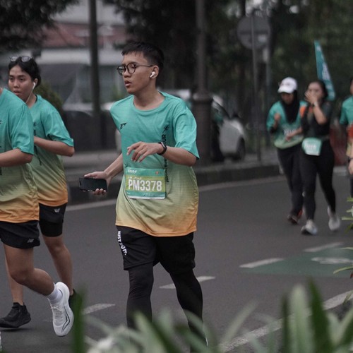 Race photo from BAUR RUN 2025