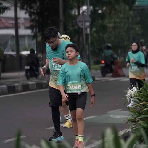 Race photo from BAUR RUN 2025