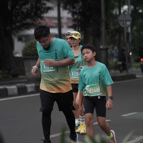 Race photo from BAUR RUN 2025