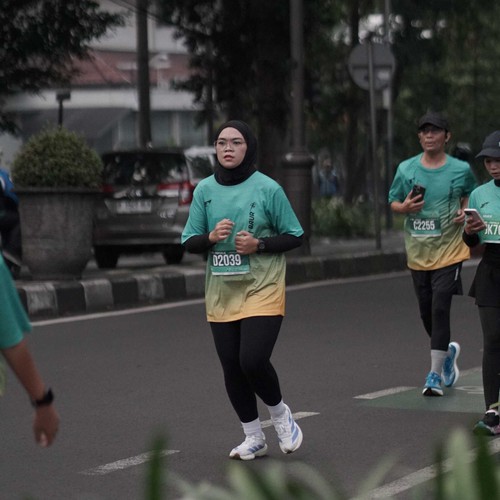Race photo from BAUR RUN 2025